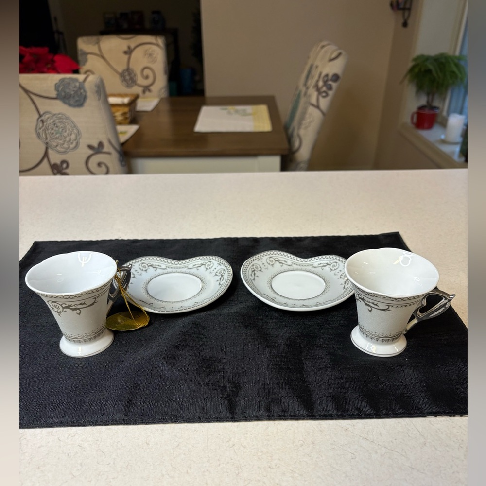 D'Lusso Elegant White and Silver Tea Cup Set - Picture 2 of 8